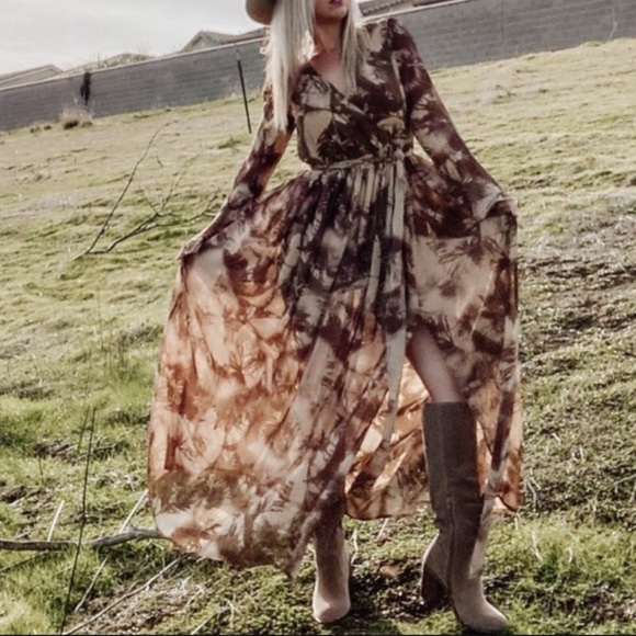 SUNSET - MAXI DRESS Floral Print Maxi Dress Cream and Brown - Picture 2 of 11